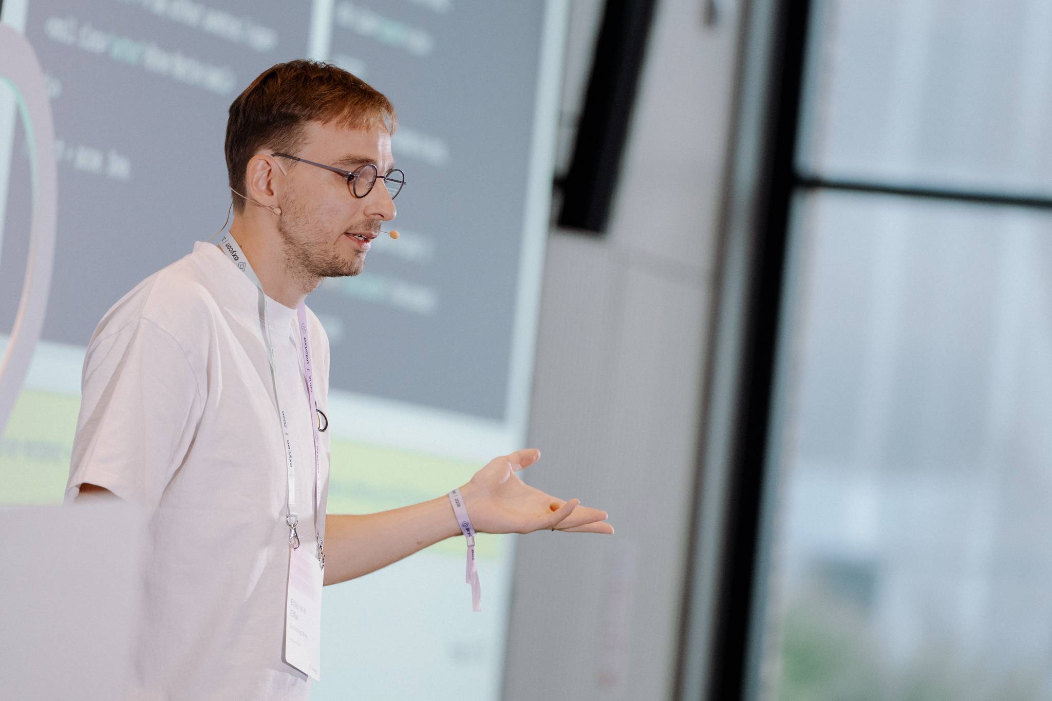 Etienne giving a speech at the OxyCon 2026